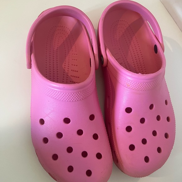Crocs Classic Clogs Taffy Pink Men's Size 11 Comfortable, Lightweight Sandals - Picture 2 of 5